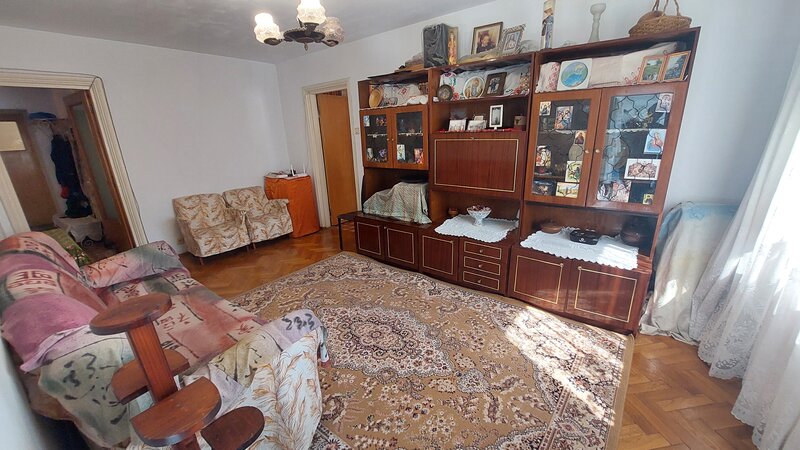 Bd. Chisinau, Apartament 4 camere, et. 5/8, bloc 1984, reabilitat 2026.